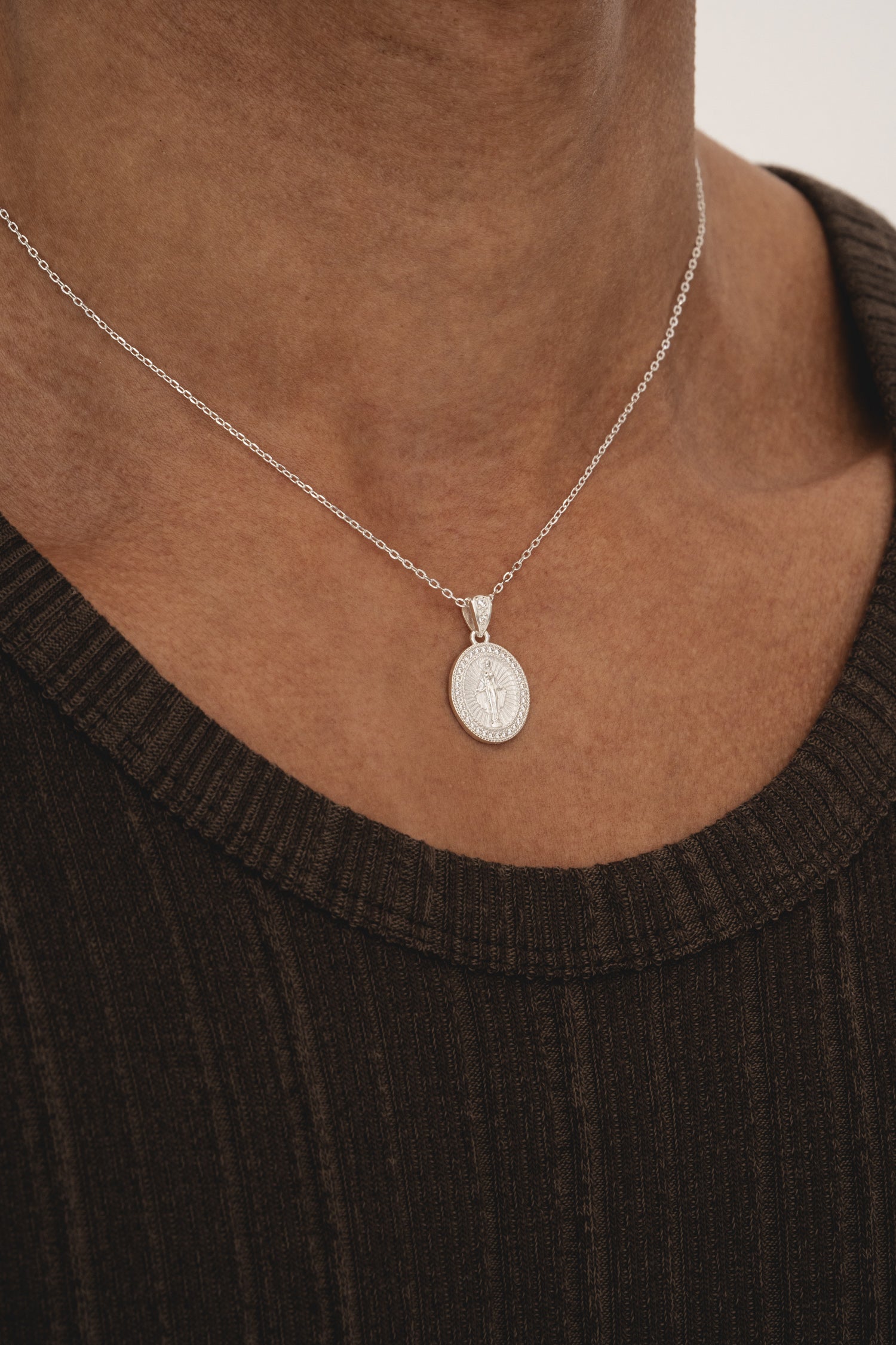 Miracle Neck ホワイトネックレス Miracle Necklace - Silver – COMMONLINES